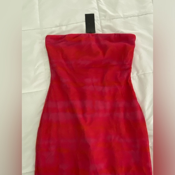 Rios Maxi Dress in Strawberry Tie Dye
h:ours - Picture 2 of 6